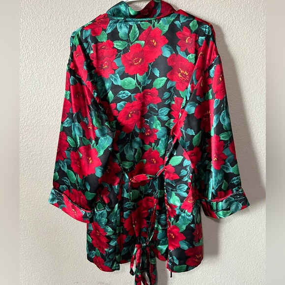 Vintage Victoria’s Secret Robe - Picture 2 of 6